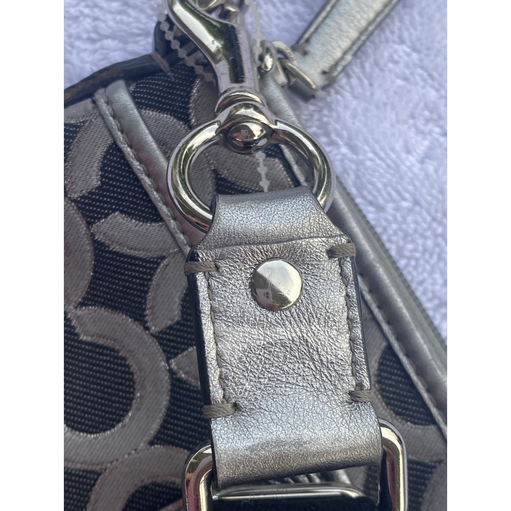 Coach Julia Black & Silver OP Art Signature & Leather Crossbody Swingpack Purse - Picture 5 of 10